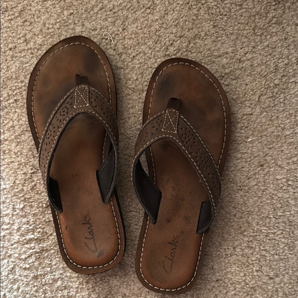 Clarks Brown Leather Sandals with Thong Design 7